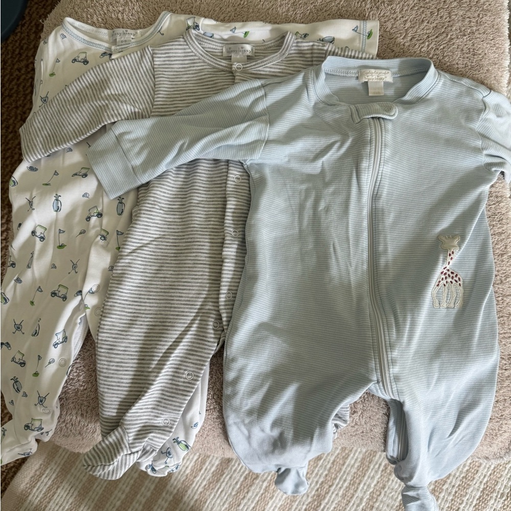 Set of 3 Kissy Kissy Pajamas